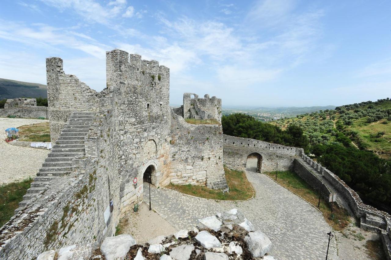 Berati Castle Hotel エクステリア 写真